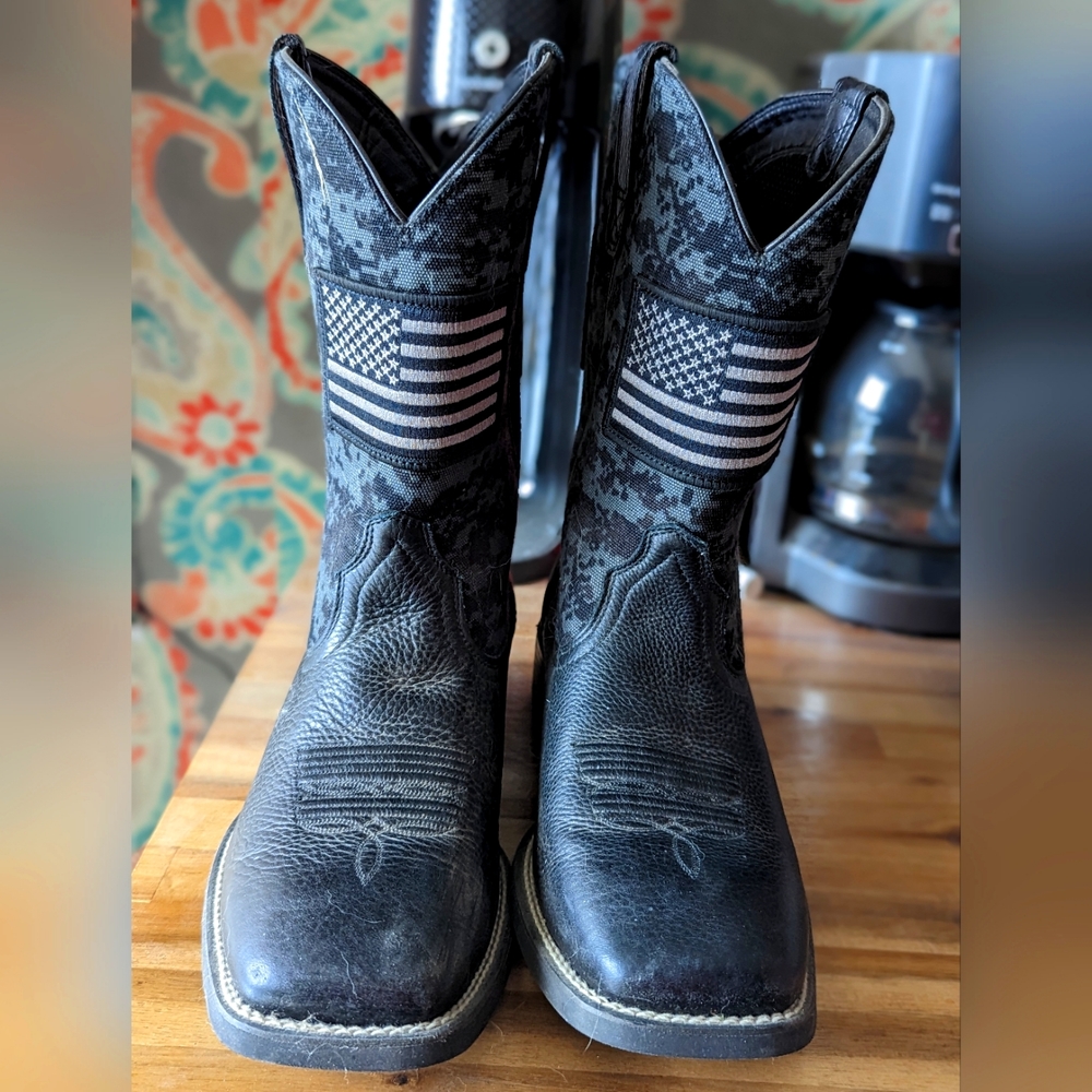 ARIAT MEN'S CAMO SPORT PATRIOT WESTERN BOOTS - BROAD SQUARE TOE Size 10EE